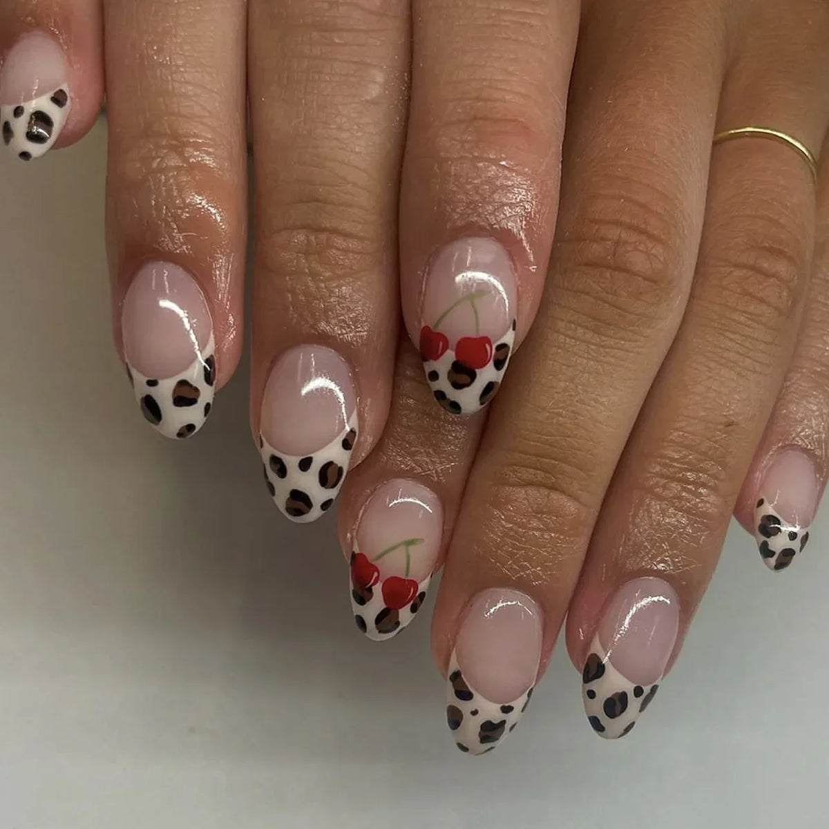 Leopard Bow & Pearl Press-On Nails