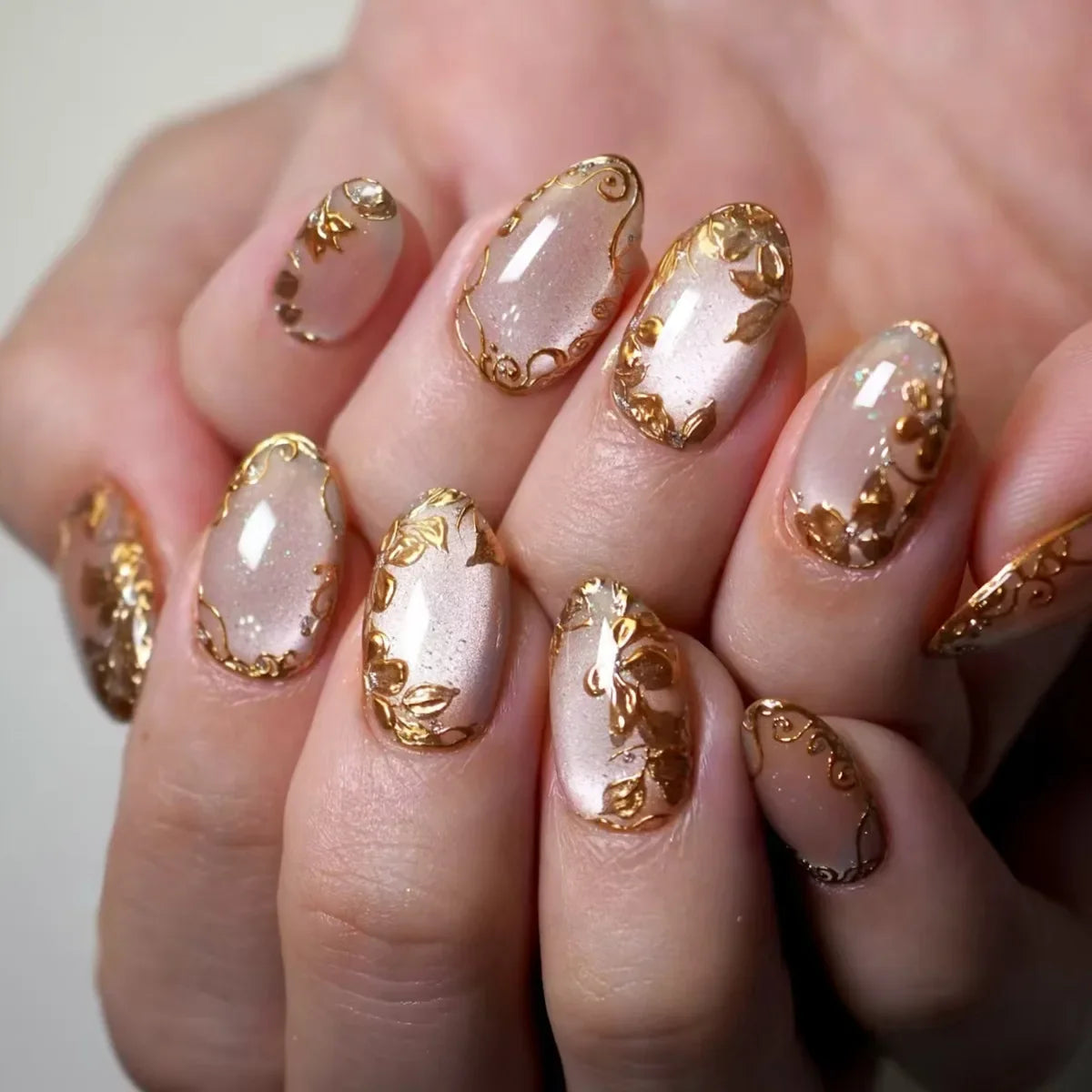 Metallic Cat-Eye French Press-On Nails